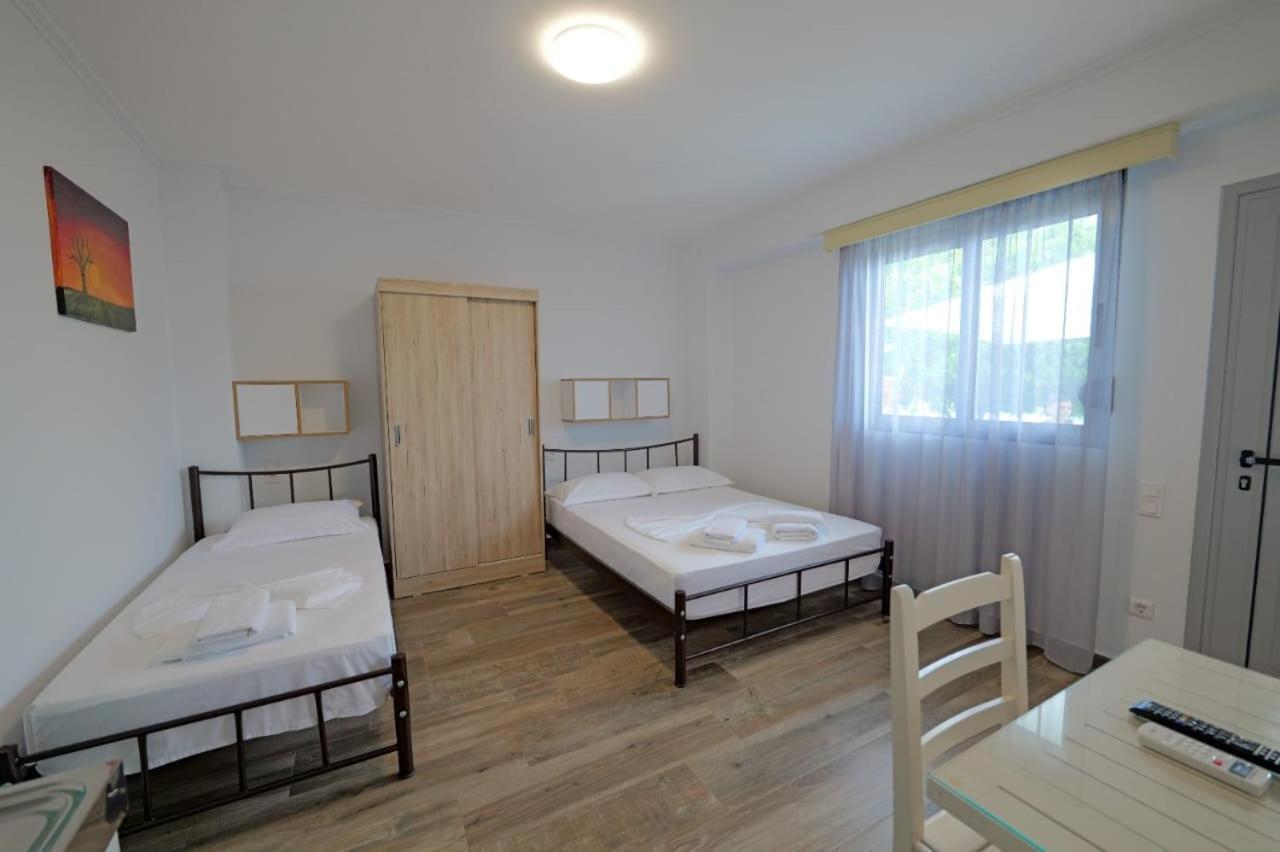 Eduard Lagji Apartament Λούκοβο Δωμάτιο φωτογραφία