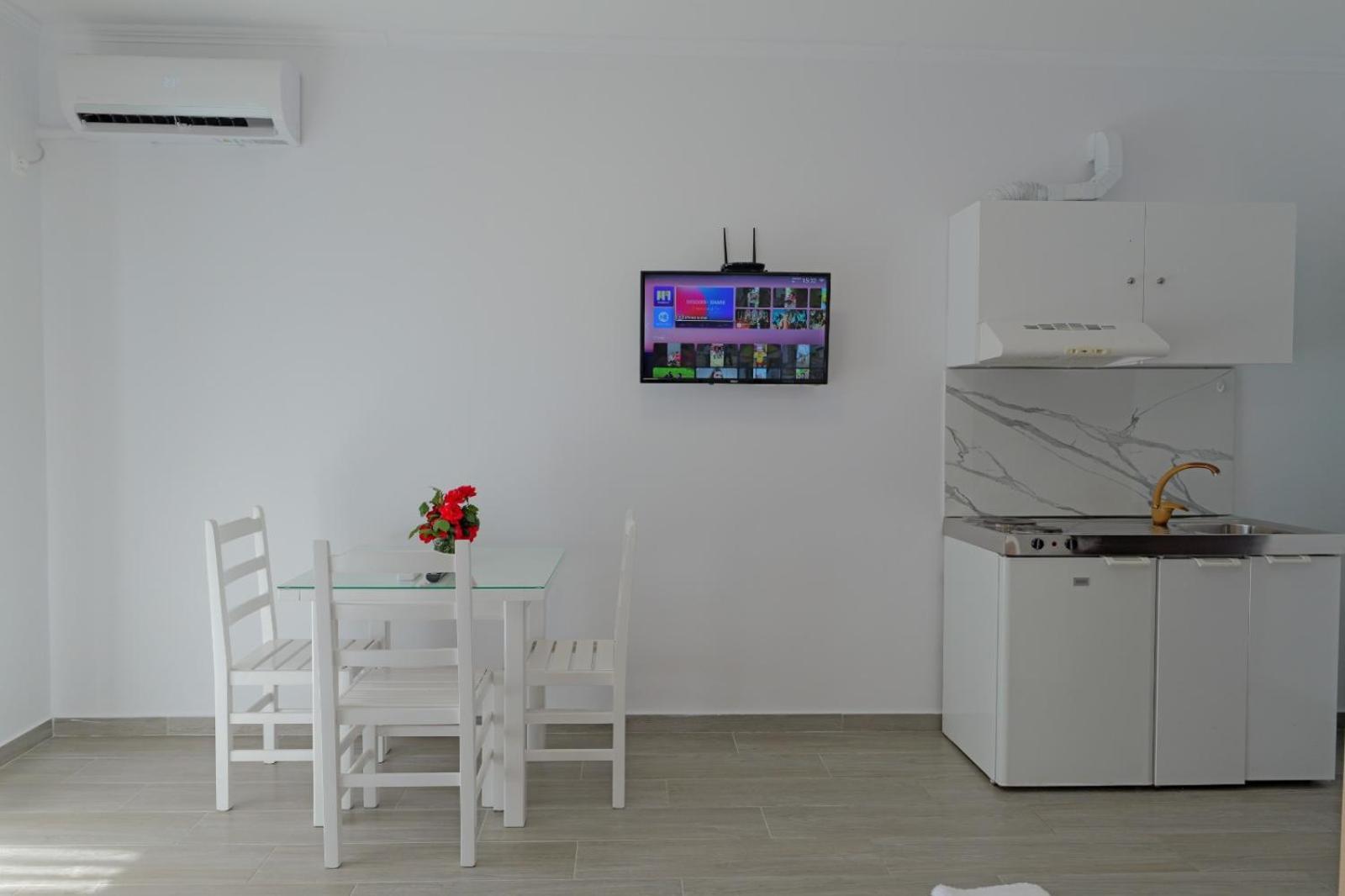 Eduard Lagji Apartament Λούκοβο Δωμάτιο φωτογραφία